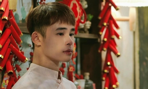Chàng trai Quảng Trị vượt qua hội chứng Tourette để theo đuổi đam mê nghệ thuật