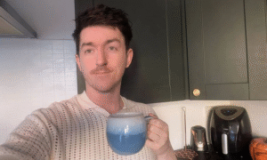 Christopher Tươi Tắn Hơn Sau Một Tháng Uống Trà Xanh Thay Cà Phê